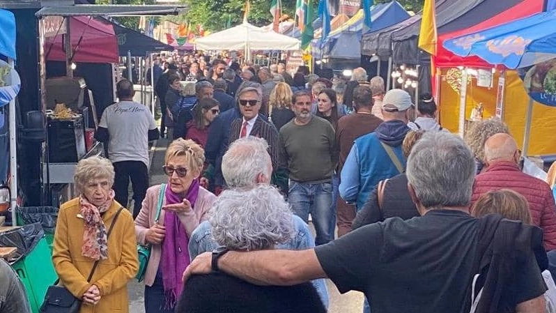 E anche in questa edizione non è mancata una grande affluenza di pubblico, soprattutto in orario serale. Di particolare interesse gli stand sudamericani con cucina brasiliana e messicana, ma anche quella europea. . E anche in questa edizione non è mancata una grande affluenza di pubblico, soprattutto in orario serale. Di particolare interesse gli stand sudamericani con cucina brasiliana e messicana, ma anche quella europea. .