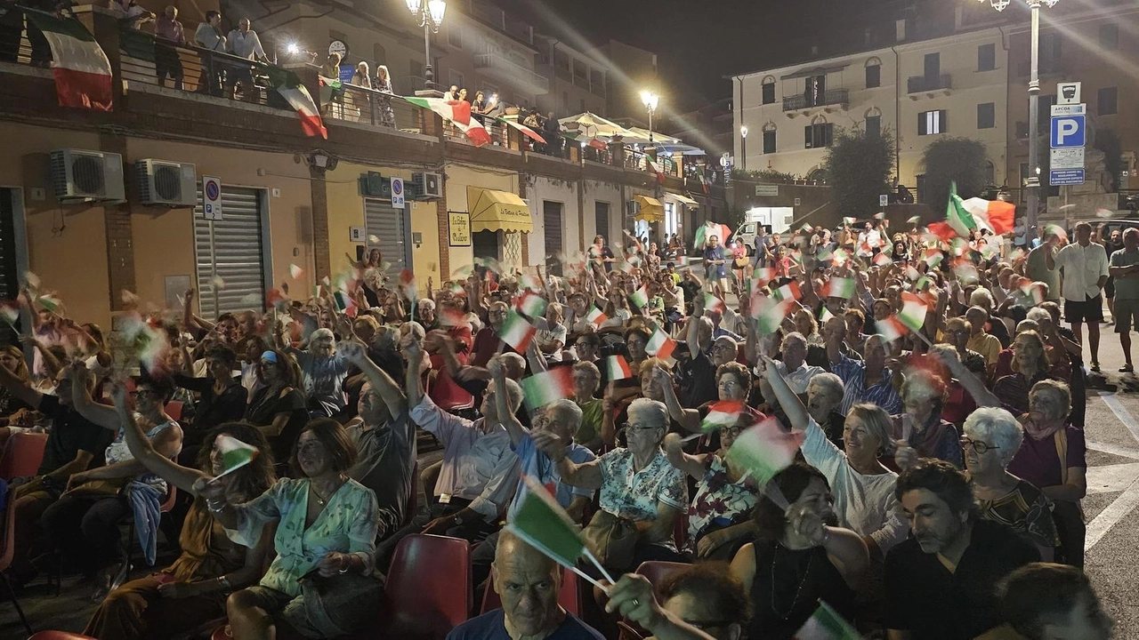 Solo una caduta a pochissimi metri dal traguardo le impedisce di vincere un’altra medaglia "Ho avuto problemi nel riscaldamento con la protesi". Porto Ercole ha fatto il tifo anche per Teodori. Solo una caduta a pochissimi metri dal traguardo le impedisce di vincere un’altra medaglia "Ho avuto problemi nel riscaldamento con la protesi". Porto Ercole ha fatto il tifo anche per Teodori.