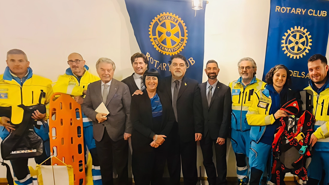 Il Rotary club dona dispositivi medici alla Misericordia di Certaldo per migliorare gli interventi di soccorso in caso di incidenti stradali. Il Rotary club dona dispositivi medici alla Misericordia di Certaldo per migliorare gli interventi di soccorso in caso di incidenti stradali.