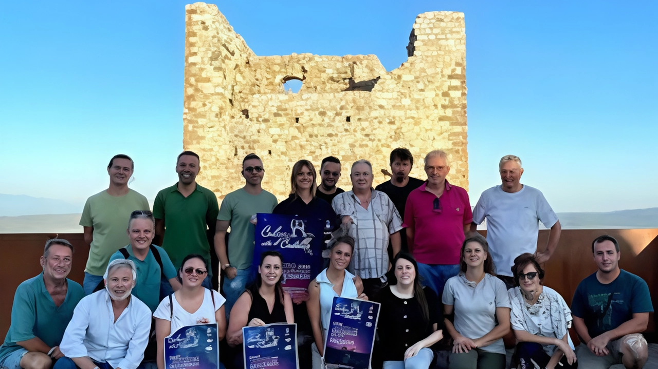 A Montemassi si prepara la seconda edizione di "Calici sotto il Castello", evento enogastronomico con degustazioni di vini locali, musica dal vivo e artigianato. Organizzato dalla Proloco Montemassi, l'appuntamento si terrà domani dalle 20 nel centro storico. A Montemassi si prepara la seconda edizione di "Calici sotto il Castello", evento enogastronomico con degustazioni di vini locali, musica dal vivo e artigianato. Organizzato dalla Proloco Montemassi, l'appuntamento si terrà domani dalle 20 nel centro storico.
