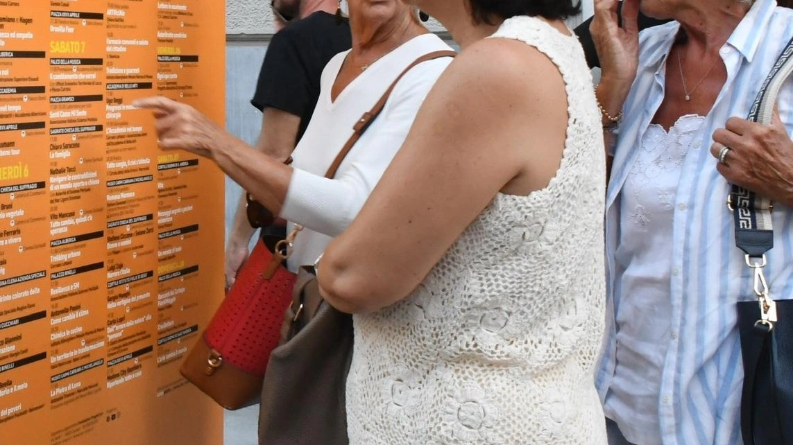 Numerosi eventi anche nella seconda giornata della kermesse. Dal valore della libertà al paradigma vegetale come modello e soluzione. Stasera in piazza c’è Drusilla che ha fatto del cambiamento uno stile di vita. Numerosi eventi anche nella seconda giornata della kermesse. Dal valore della libertà al paradigma vegetale come modello e soluzione. Stasera in piazza c’è Drusilla che ha fatto del cambiamento uno stile di vita.
