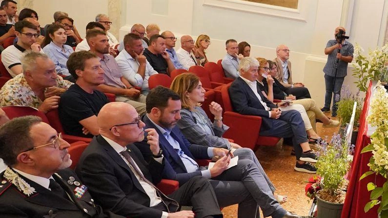 Europa, Regione e Comune decisi a far brillare come merita il settore. I successi ottenuti e i progetti: il punto nell’assemblea di Avi. Fondamentali formazione universitaria e approvvigionamento idrico . . Europa, Regione e Comune decisi a far brillare come merita il settore. I successi ottenuti e i progetti: il punto nell’assemblea di Avi. Fondamentali formazione universitaria e approvvigionamento idrico . .