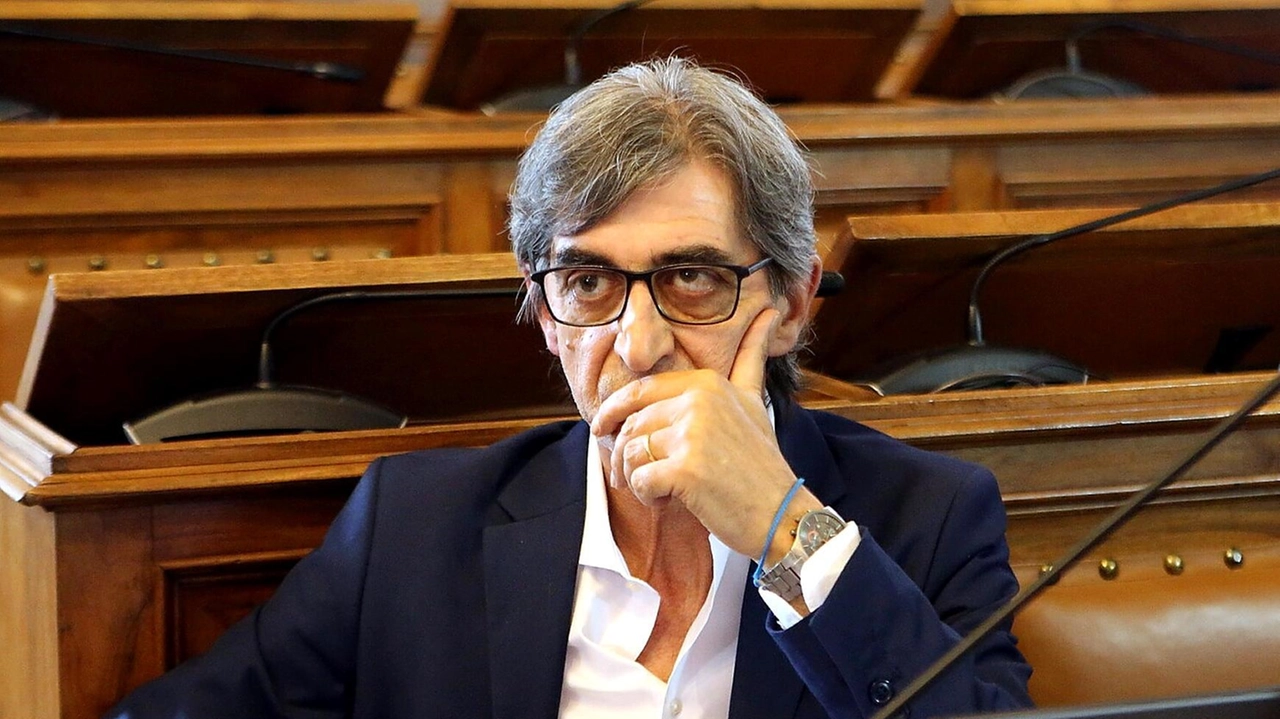 FOLIGNO Dopo l’ultimo Consiglio comunale, la questione del forno crematorio di Colfiorito tiene banco nel dibattito politico. Parla di... FOLIGNO Dopo l’ultimo Consiglio comunale, la questione del forno crematorio di Colfiorito tiene banco nel dibattito politico. Parla di...