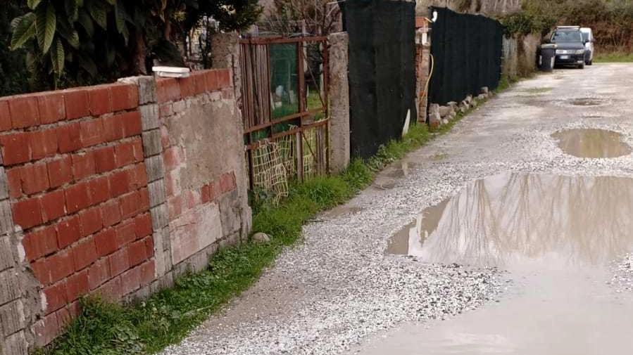 I residenti della strada diffidano il Comune e chiedono subito interventi I residenti della strada diffidano il Comune e chiedono subito interventi