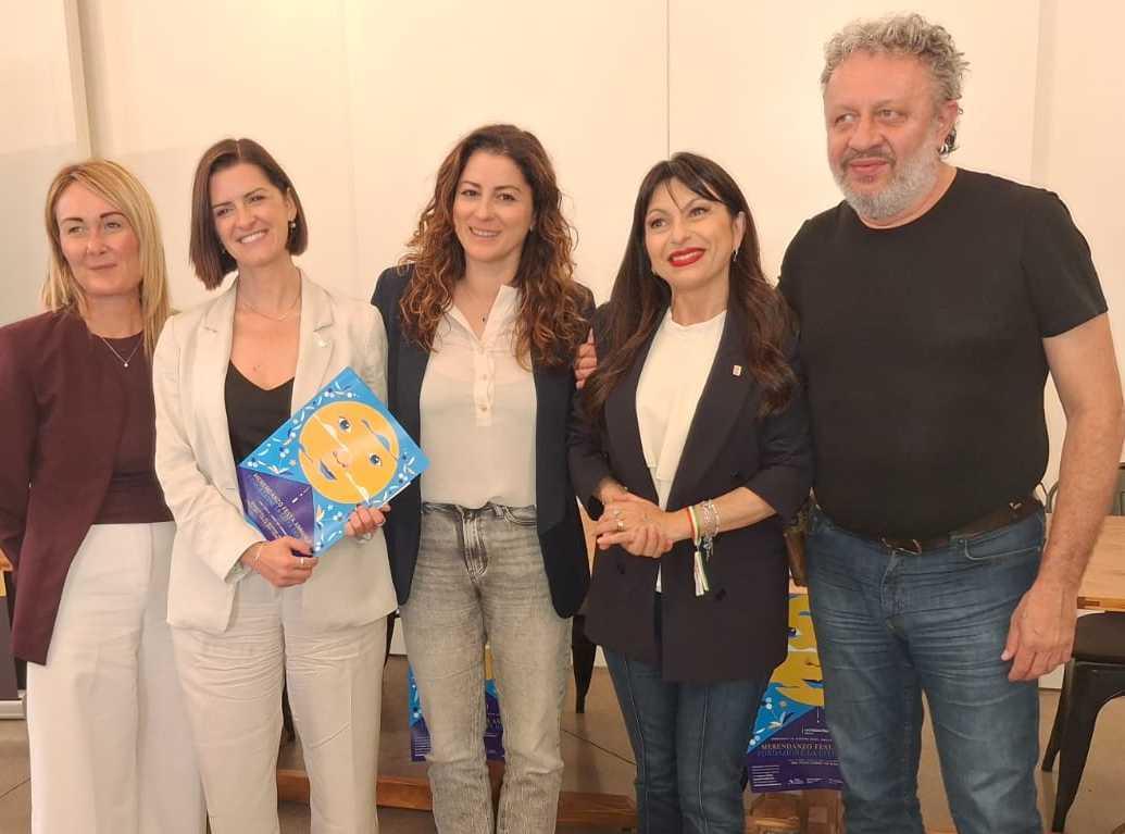 Il Merendanzo "Siete tutti invitati alla festa. Una giornata per rinsaldare i rapporti" Il Merendanzo "Siete tutti invitati alla festa. Una giornata per rinsaldare i rapporti"