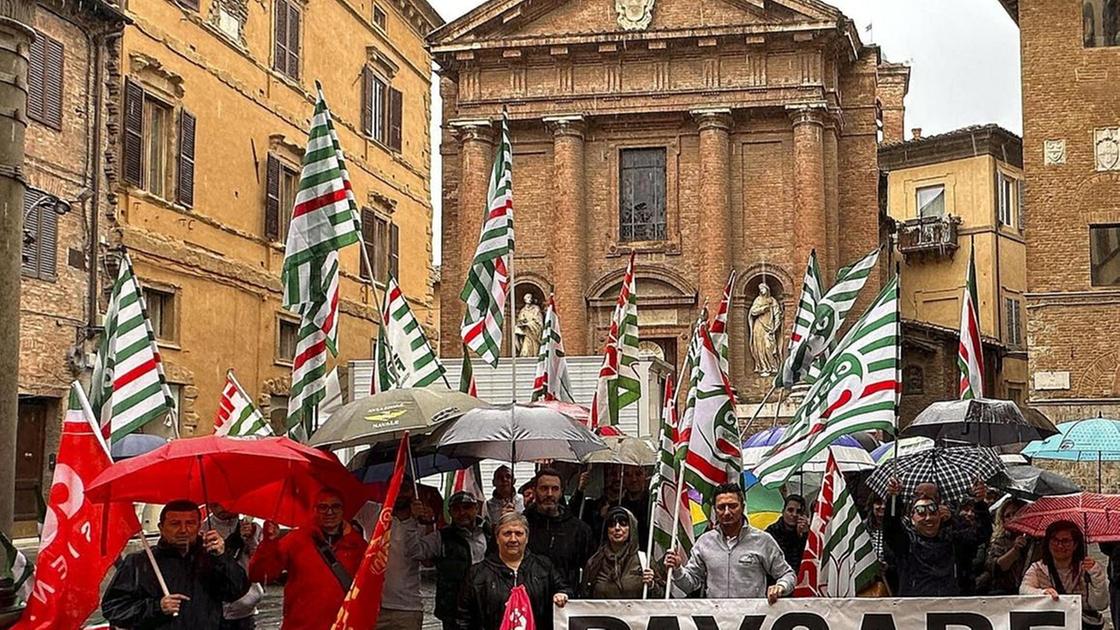 vertenza peycare chiediamo garanzie da Lanazione.it vertenza peycare chiediamo garanzie
