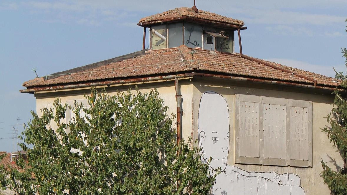 La palazzina dell’area. ex Telegrafo al Galluzzo, in passato occupata dagli anarchici e poi sgomberata La palazzina dell’area. ex Telegrafo al Galluzzo, in passato occupata dagli anarchici e poi sgomberata