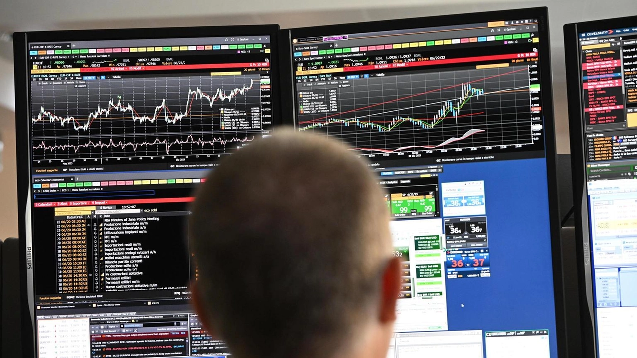 I rendimenti dei bond italiani in lieve flessione al 3,54% I rendimenti dei bond italiani in lieve flessione al 3,54%