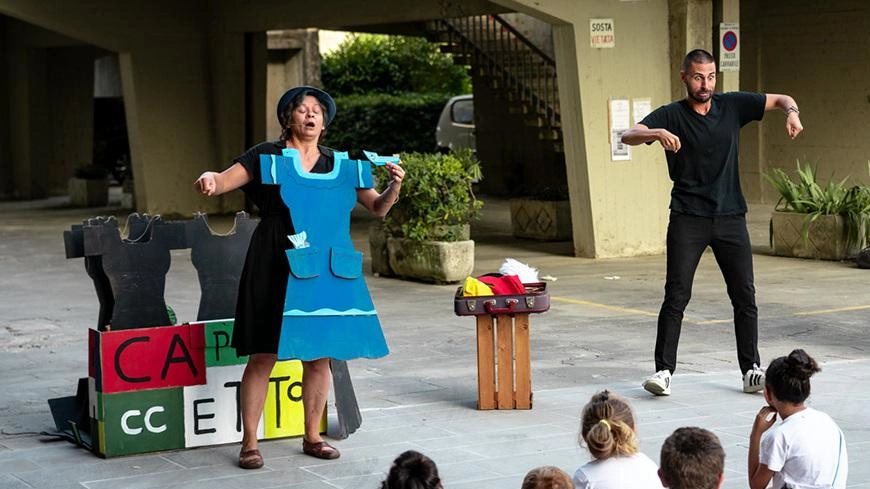 La piazza del Girone a Fiesole ospita spettacoli culturali gratuiti in spazi pubblici insoliti. Prossimi appuntamenti con teatro per bambini e performance per adulti. La piazza del Girone a Fiesole ospita spettacoli culturali gratuiti in spazi pubblici insoliti. Prossimi appuntamenti con teatro per bambini e performance per adulti.