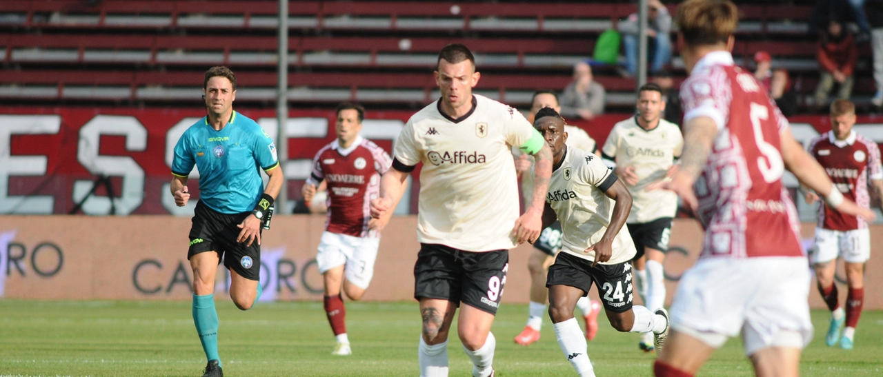 L’Arezzo blinda il quinto posto: 4-1 alla Lucchese