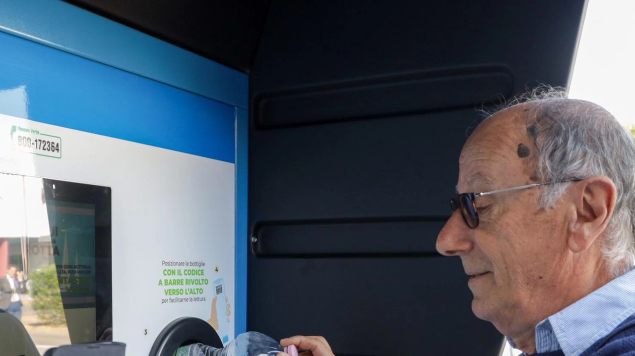 Un eco-compattatore Un eco-compattatore