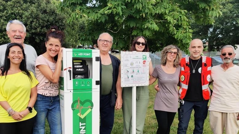 Un defibrillatore nel parco: "Grazie di cuore alla Croce d’oro"