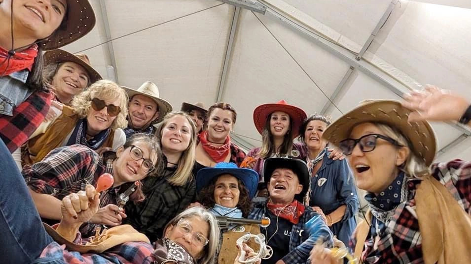 Volontari dell’evento per acquistare una cucina per i ragazzi disabili de “Il Sogno“ Volontari dell’evento per acquistare una cucina per i ragazzi disabili de “Il Sogno“