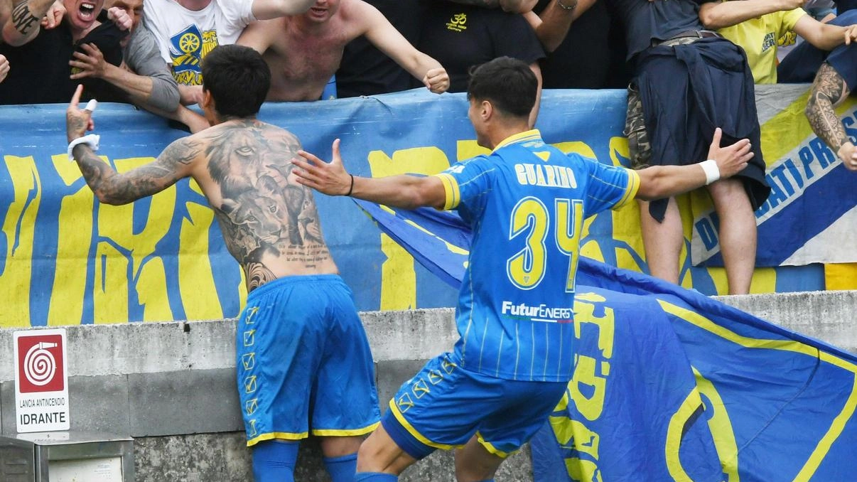 Serie B: Carrarese osserva la penalizzazione del Brescia e le ripercussioni sui playout