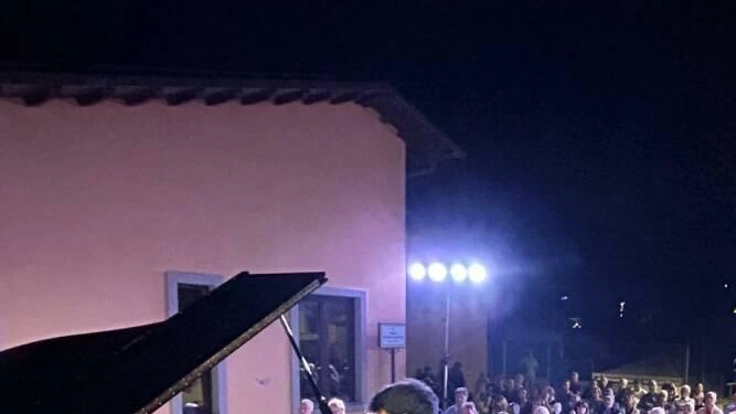 . Serchio delle Muse torna stasera a Migliano l’omaggio a Luigi Roni fondatore dell’associazione (foto Borghesi) . Serchio delle Muse torna stasera a Migliano l’omaggio a Luigi Roni fondatore dell’associazione (foto Borghesi)