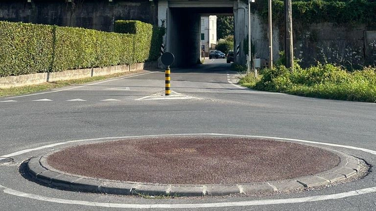 I residenti di via Carraia sono disposti persino ad incatenarsi davanti al palazzo comunale di Capannori I residenti di via Carraia sono disposti persino ad incatenarsi davanti al palazzo comunale di Capannori