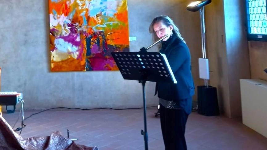 Ilaria Biagini ha alle spalle una proficua collaborazione con cantautori del calibro di Vecchioni, Morandi, Graziani e Farisell Ilaria Biagini ha alle spalle una proficua collaborazione con cantautori del calibro di Vecchioni, Morandi, Graziani e Farisell