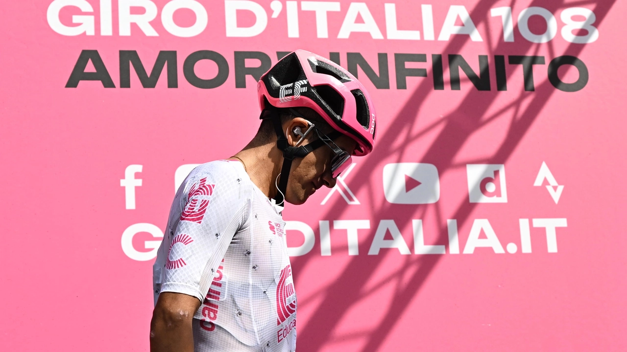 Vuelta 2025, Carapaz non ci sarà
