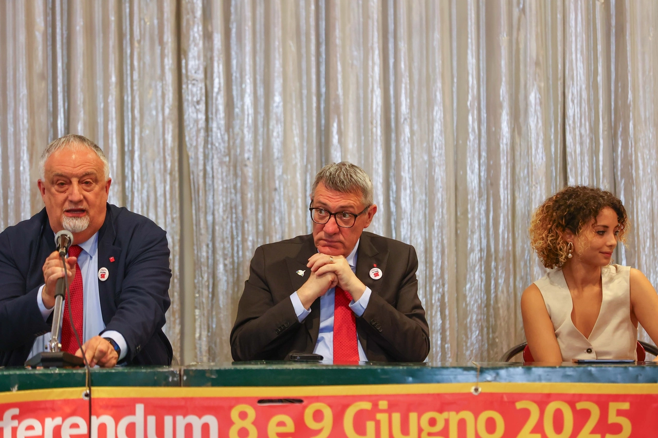 PONTE A ELSA EMPOLI INCONTRO CON MAURIZIO LANDINI CGIL ALLA CASA DEL POPOLO