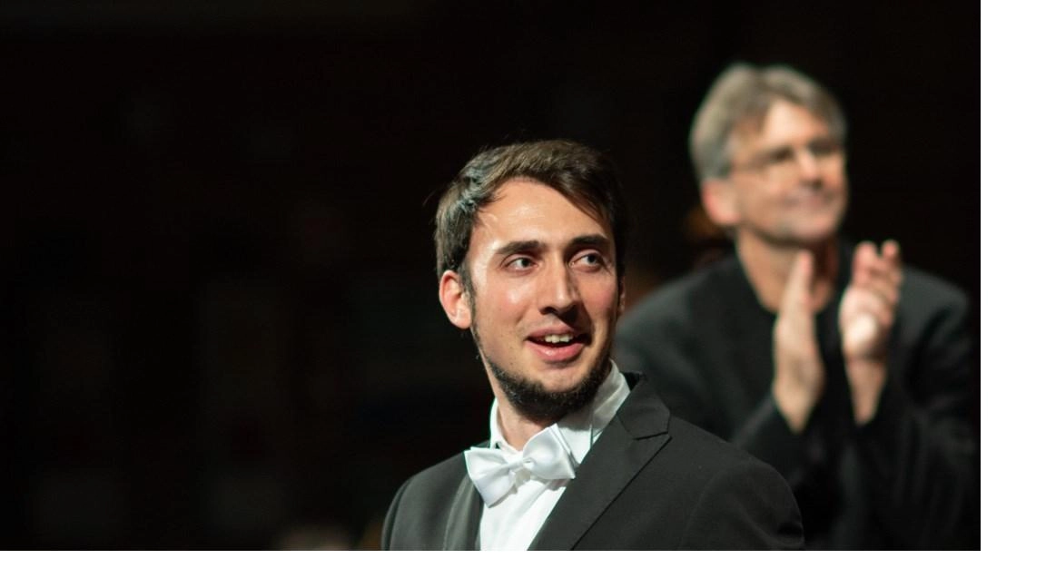 Una standing ovation ha salutato la prima volta a Vaiano di Adriano Gramigni, il cantante lirico che nell’ultimo anno si... Una standing ovation ha salutato la prima volta a Vaiano di Adriano Gramigni, il cantante lirico che nell’ultimo anno si...