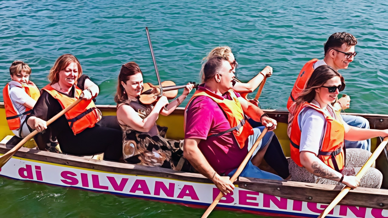 Un giro in barca con l’amica di tutti: torna il dragon boat dedicato a Silvana con l’obiettivo di centrare momenti di socialità-riabilitativa Un giro in barca con l’amica di tutti: torna il dragon boat dedicato a Silvana con l’obiettivo di centrare momenti di socialità-riabilitativa