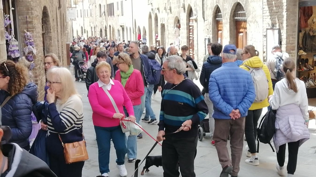 Pasqua e Pasquetta senza tutto esaurito a San Gimignano con il centro di certo più vivibile