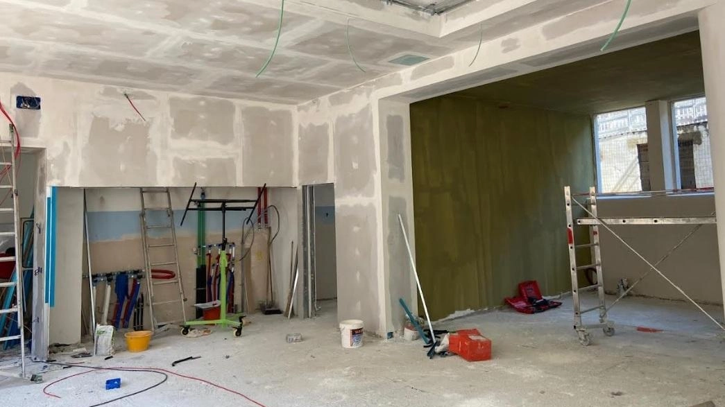 Il cantiere al Marconi per la creazione della nuova sala ricevimenti Il cantiere al Marconi per la creazione della nuova sala ricevimenti