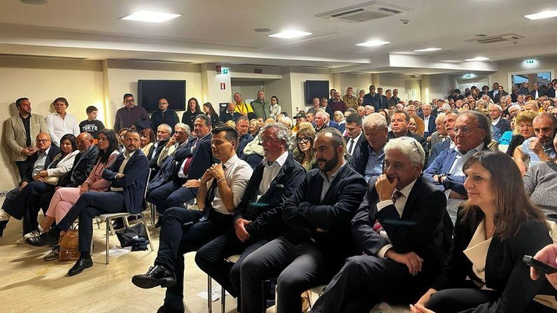 Progetto civico e progressista (PD, Sinistra Unita per Pisa, La Città delle persone) all’attacco all’indomani dell’iniziativa della Lega con il vicesegretario nazionale all’hotel Tower Plaza. Progetto civico e progressista (PD, Sinistra Unita per Pisa, La Città delle persone) all’attacco all’indomani dell’iniziativa della Lega con il vicesegretario nazionale all’hotel Tower Plaza.