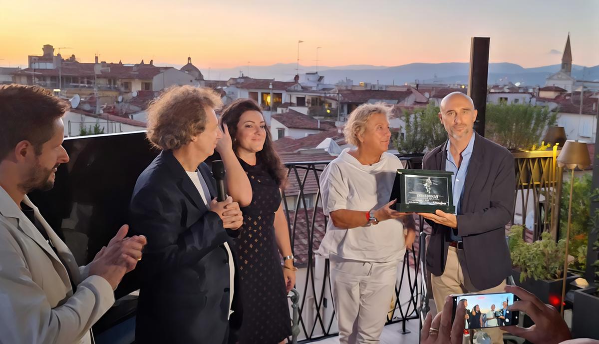 https://www.lanazione.it/image-service/view/acePublic/alias/contentid/MWExYjY4OGQtOTJlOS00/0/andrea-rizzoli-e-il-premio-stenterello-io-e-mia-madre-eleonora-giorgi-ecco-la-memoria-senza-piu-veli.jpeg?f=1.90:1&w=1200