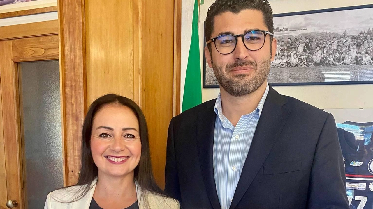 Quattro giorni di danze e competizioni affolleranno il Palagolfo a Follonica con la partecipazione, oltre l’Italia, di altri sette Paese europei Quattro giorni di danze e competizioni affolleranno il Palagolfo a Follonica con la partecipazione, oltre l’Italia, di altri sette Paese europei