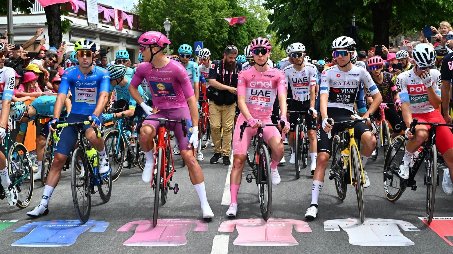 La magia del Giro d'Italia arriva in Umbria (Foto Ansa)