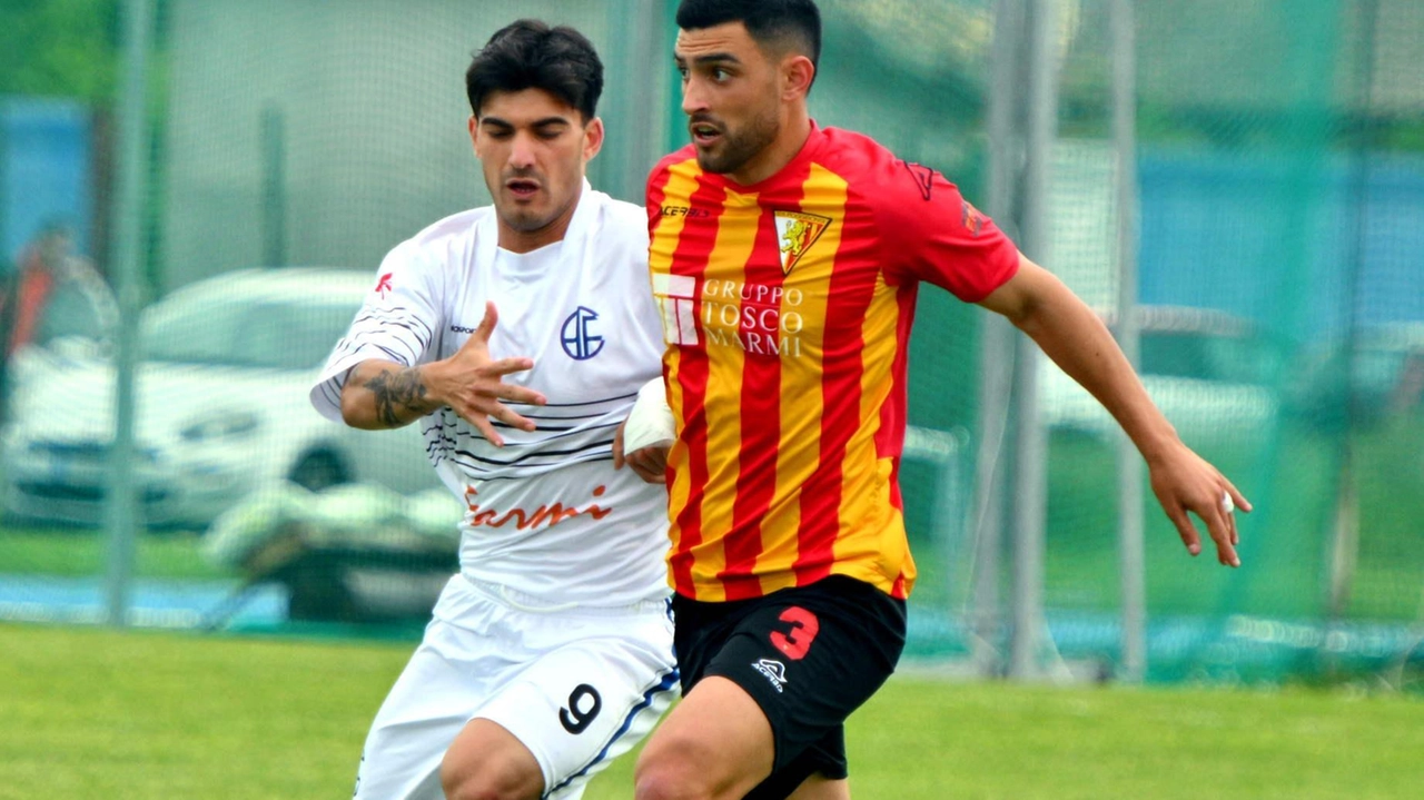 ACF Foligno supera Poggibonsi con un gol di Khribech, assicurandosi la seconda posizione e i play off. ACF Foligno supera Poggibonsi con un gol di Khribech, assicurandosi la seconda posizione e i play off.