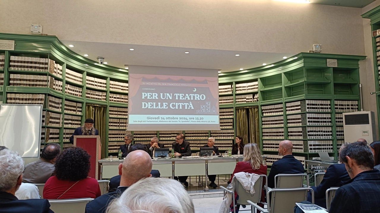 Il vicesindaco di Pescia, Luca Tridente, partecipa a un convegno sulla valorizzazione dei teatri e dei festival di strada, sottolineando l'importanza di queste manifestazioni per il territorio e la comunità locale. Il vicesindaco di Pescia, Luca Tridente, partecipa a un convegno sulla valorizzazione dei teatri e dei festival di strada, sottolineando l'importanza di queste manifestazioni per il territorio e la comunità locale.