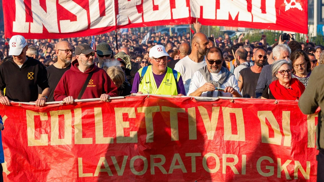 A luglio 2021 gli oltre 400 licenziamenti via mail, da allora il presidio nella fabbrica non si è mai interrotto. Il Collettivo: "Abbiamo avuto sempre ragione, dobbiamo continuare ad avere la forza di andare avanti". A luglio 2021 gli oltre 400 licenziamenti via mail, da allora il presidio nella fabbrica non si è mai interrotto. Il Collettivo: "Abbiamo avuto sempre ragione, dobbiamo continuare ad avere la forza di andare avanti".