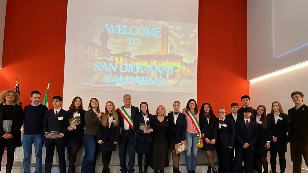 Nell’aula magna dell’ISIS Valdarno di San Giovanni, si è svolta la cerimonia di accoglienza per gli studenti americani che soggiorneranno nella zona Nell’aula magna dell’ISIS Valdarno di San Giovanni, si è svolta la cerimonia di accoglienza per gli studenti americani che soggiorneranno nella zona