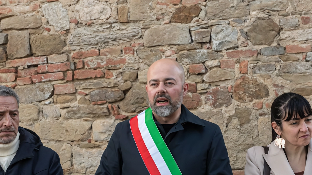 PERUGIA - La comunità di San Martino dei Colli ha celebrato il ritorno allo splendore della lapide dedicata ai Caduti... PERUGIA - La comunità di San Martino dei Colli ha celebrato il ritorno allo splendore della lapide dedicata ai Caduti...