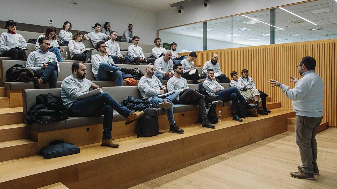 Una delle passate edizioni: il percorso formativo coinvolge le grandi aziende produttive e del manifatturiero della Toscana e dell’Italia Una delle passate edizioni: il percorso formativo coinvolge le grandi aziende produttive e del manifatturiero della Toscana e dell’Italia