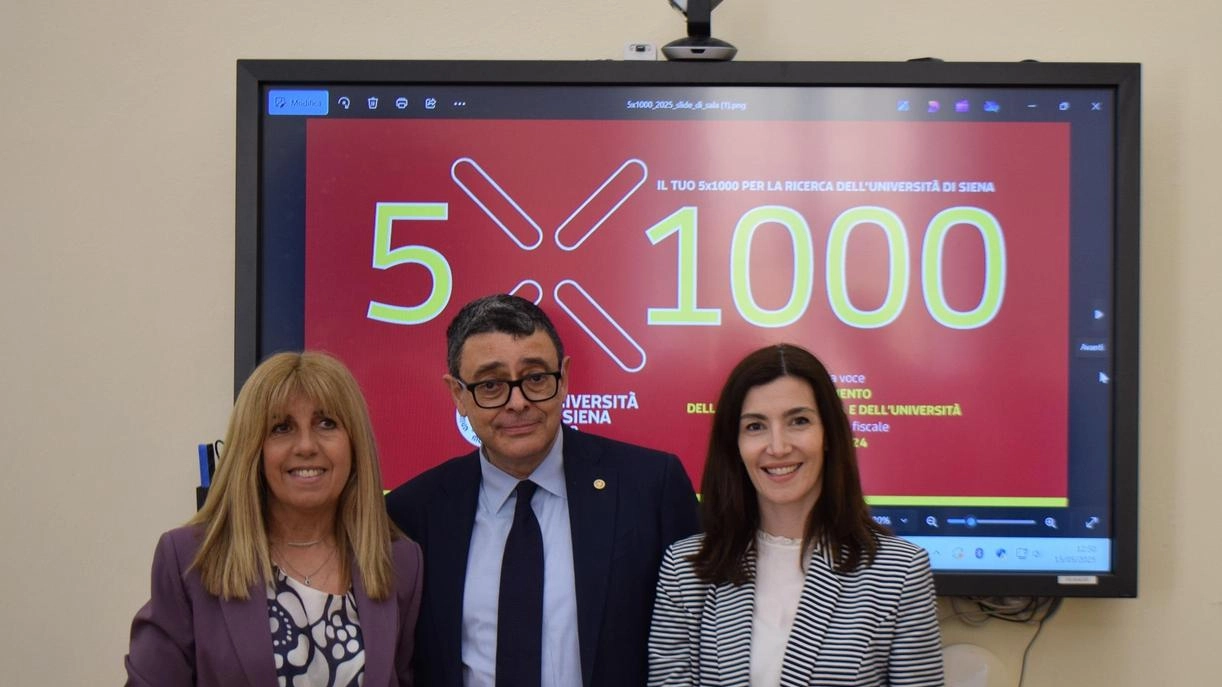 Il rettore Di Pietra con la professoressa Monica Bocchia e la biologa Anna Sicuranza Il rettore Di Pietra con la professoressa Monica Bocchia e la biologa Anna Sicuranza