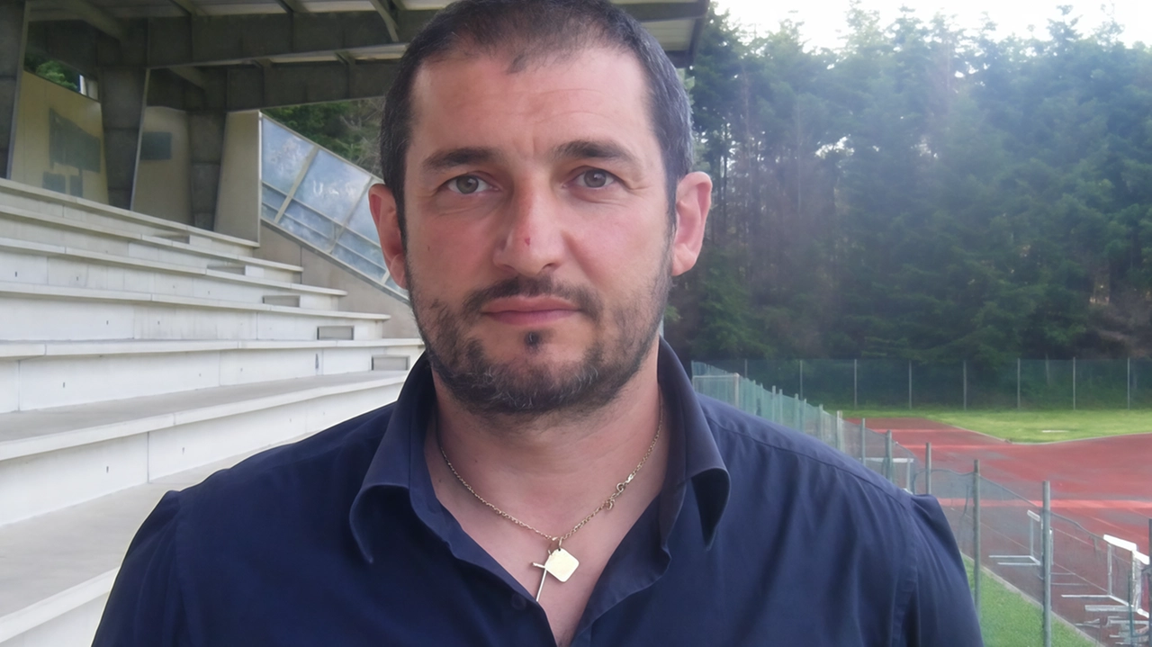 Simone Lecchini, ex Pontremolese, è il nuovo direttore sportivo della Massese con l'obiettivo di raggiungere i playoff. Simone Lecchini, ex Pontremolese, è il nuovo direttore sportivo della Massese con l'obiettivo di raggiungere i playoff.