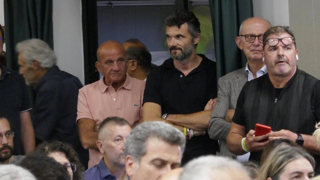 Gli elettori Pd criticano il partito: "Uscite dalle vostre stanze". I civici incalzano: "Andiamo nei posti scomodi". Ora la partita più difficile: riconquistare la fiducia verso la tornata elettorale di ottobre e di primavera. Gli elettori Pd criticano il partito: "Uscite dalle vostre stanze". I civici incalzano: "Andiamo nei posti scomodi". Ora la partita più difficile: riconquistare la fiducia verso la tornata elettorale di ottobre e di primavera.