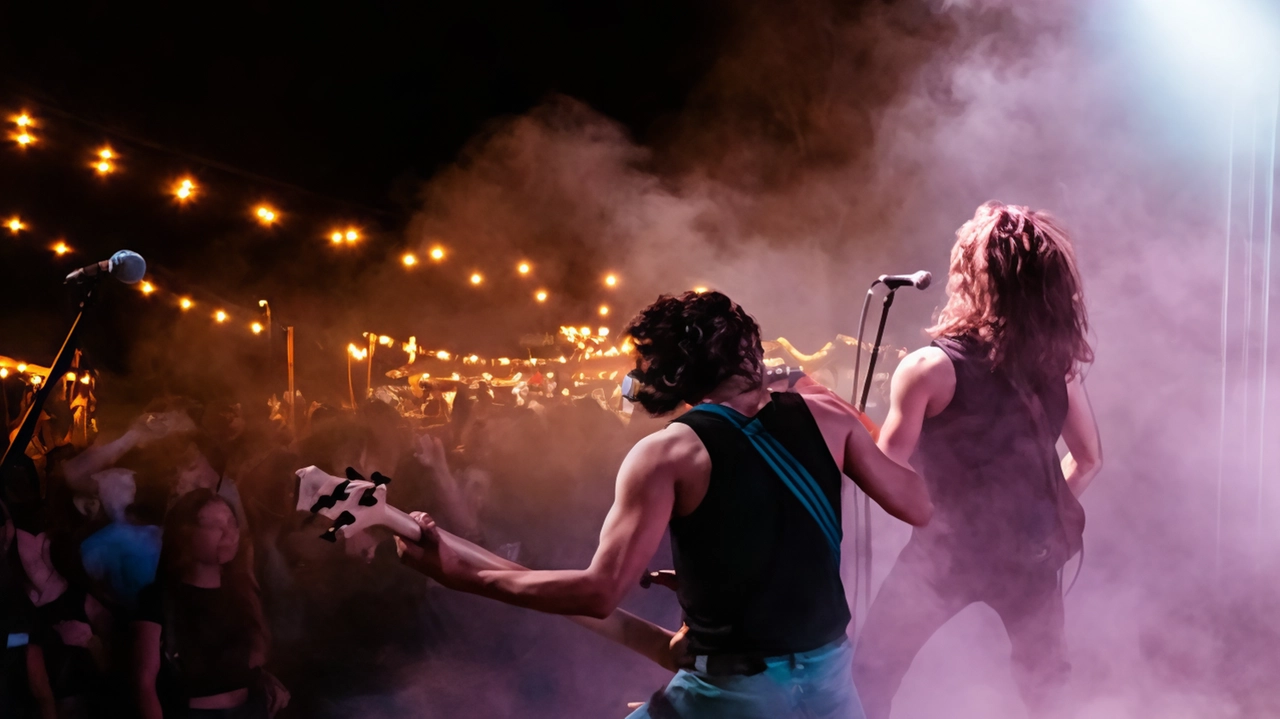 Tutto pronto per la finalissima. A sfidarsi stasera sei tra le top. band giovani della Toscana. che hanno infiammato l’estate. Tutto pronto per la finalissima. A sfidarsi stasera sei tra le top. band giovani della Toscana. che hanno infiammato l’estate.