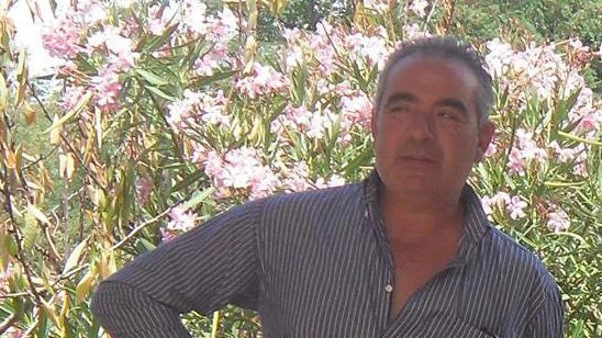 La vittima è Fabio Crecchi, 58 anni, di Ghizzano, dipendente dell’azienda agricola Mula tra Volterra e Lajatico, luogo della tragedia. Dinamica da chiarire. La vittima è Fabio Crecchi, 58 anni, di Ghizzano, dipendente dell’azienda agricola Mula tra Volterra e Lajatico, luogo della tragedia. Dinamica da chiarire.