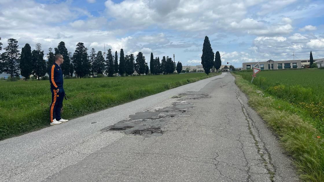 Coperte le buche. Ma la petizione non si ferma Coperte le buche. Ma la petizione non si ferma