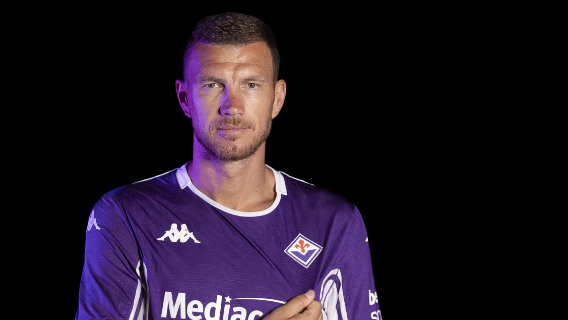 Edin Dzeko in maglia viola (Foto: Acf fiorentina) Edin Dzeko in maglia viola (Foto: Acf fiorentina)