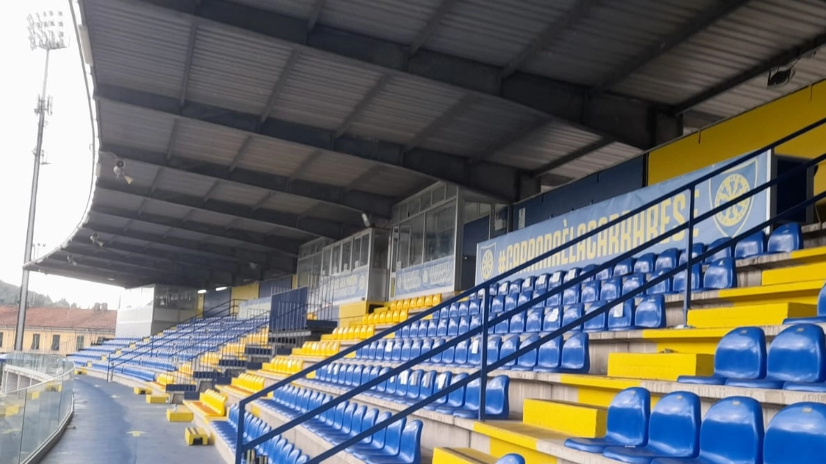 Le tribune dello stadio rimesso a norma Le tribune dello stadio rimesso a norma