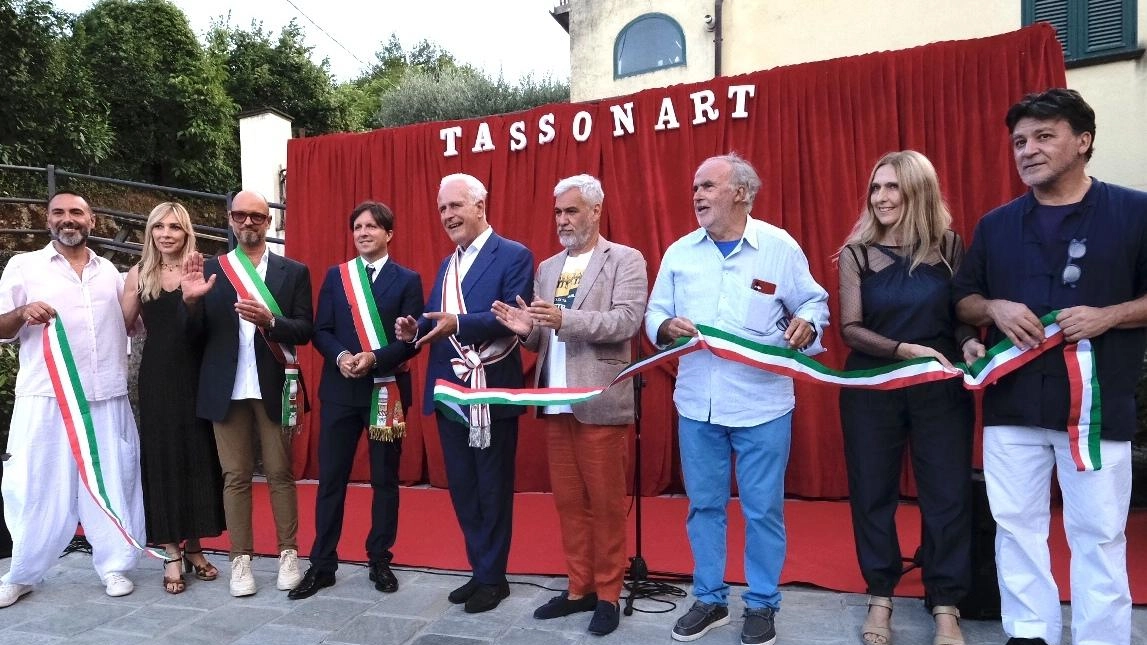 Sopralluogo del presidente Eugenio Giani, ieri pomeriggio a Tassonarla di Tresana per l’inaugurazione della nuova piazza Enzo Fregosi. Regione e... Sopralluogo del presidente Eugenio Giani, ieri pomeriggio a Tassonarla di Tresana per l’inaugurazione della nuova piazza Enzo Fregosi. Regione e...