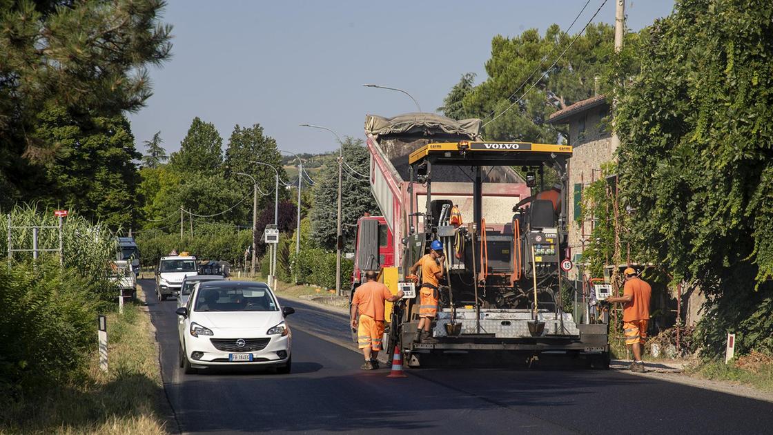Nuovi asfalti nel paese e nelle frazioni Nuovi asfalti nel paese e nelle frazioni
