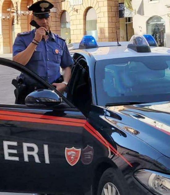 https://www.lanazione.it/image-service/view/acePublic/alias/contentid/MWJkZTYzZDEtOTJlMC00/0/ladri-nella-villa-di-unanziana-coppia-erano-andati-per-esami-alle-scotte-cassetti-rovesciati-cercavano-ori.jpeg?f=1.90:1&h=630
