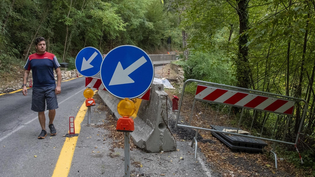 La frana in via i Valle a Compiobbi
