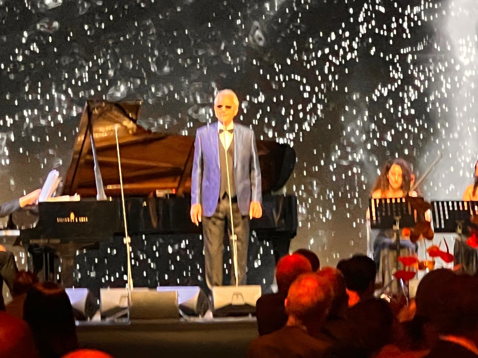Toscana aeroporti, festa per i 10 anni sulle note di Bocelli